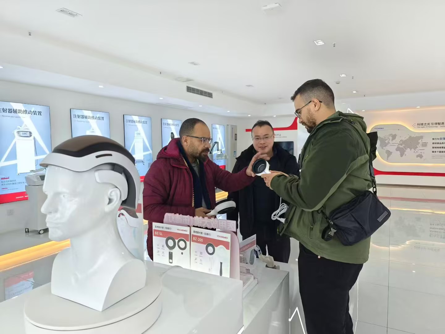 Egyptian customers visit the company for procurement